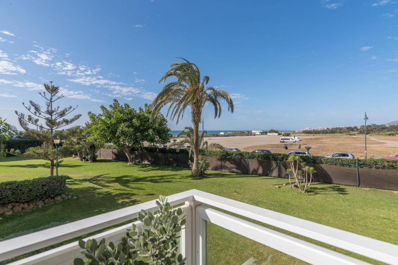 Suite Homes Hesperides Garden Beach Málaga Buitenkant foto
