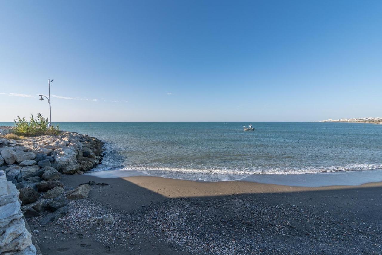 Suite Homes Hesperides Garden Beach Málaga Buitenkant foto